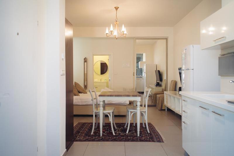 Dizi 242 - By Beach Tlv Apartment Tel Aviv